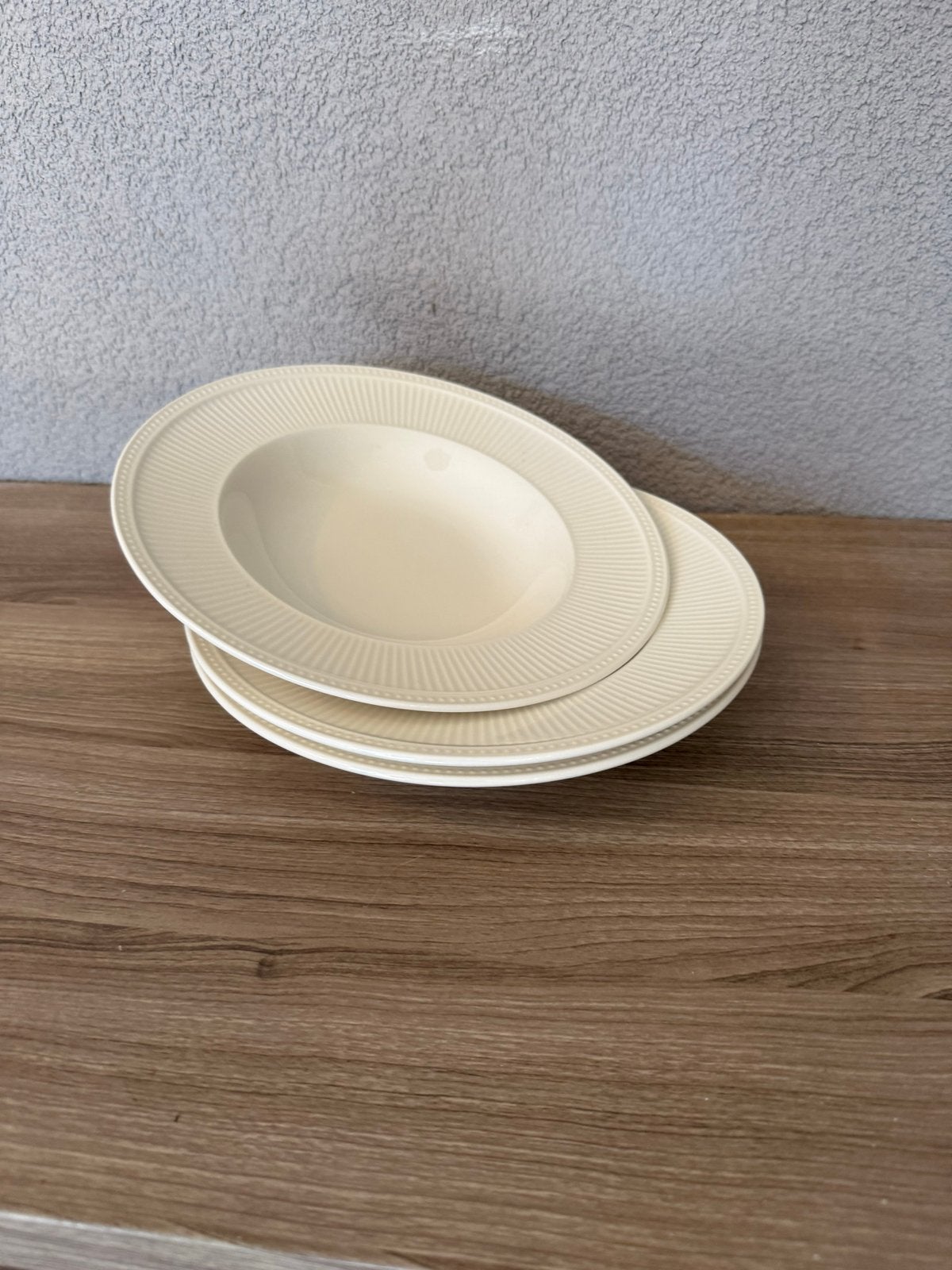 Wedgwood Edme diepe borden - 3 stuks, Klassiek, Ophalen of Verzenden, Zo goed als nieuw, Bord(en)