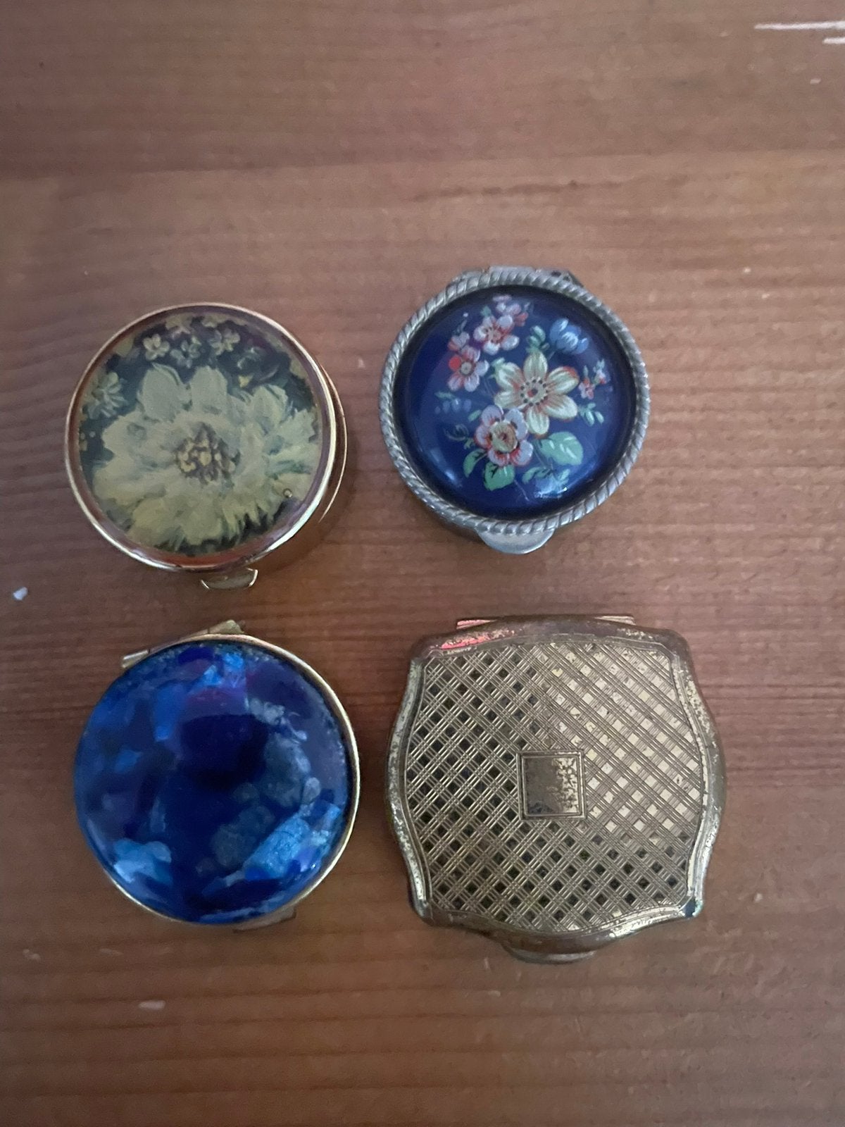 4 kleine pillendoosjes., Ophalen of Verzenden, 2 euro