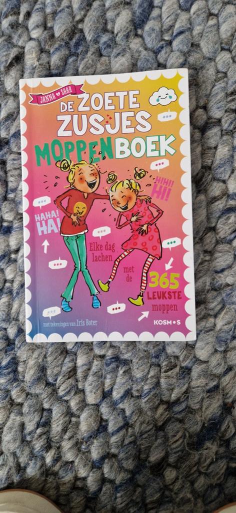 De Zoete Zusjes Moppenboek - 365 Leukste Moppen, Boeken, Ophalen, Zo goed als nieuw, Janna Saar, Moppen