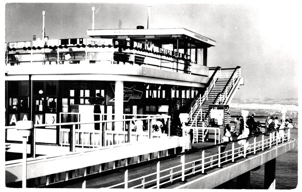 969270	Scheveningen	1965 Pier Wederopbouw	Gelopen, Ophalen of Verzenden, 1960 tot 1980, Gelopen, Zuid-Holland