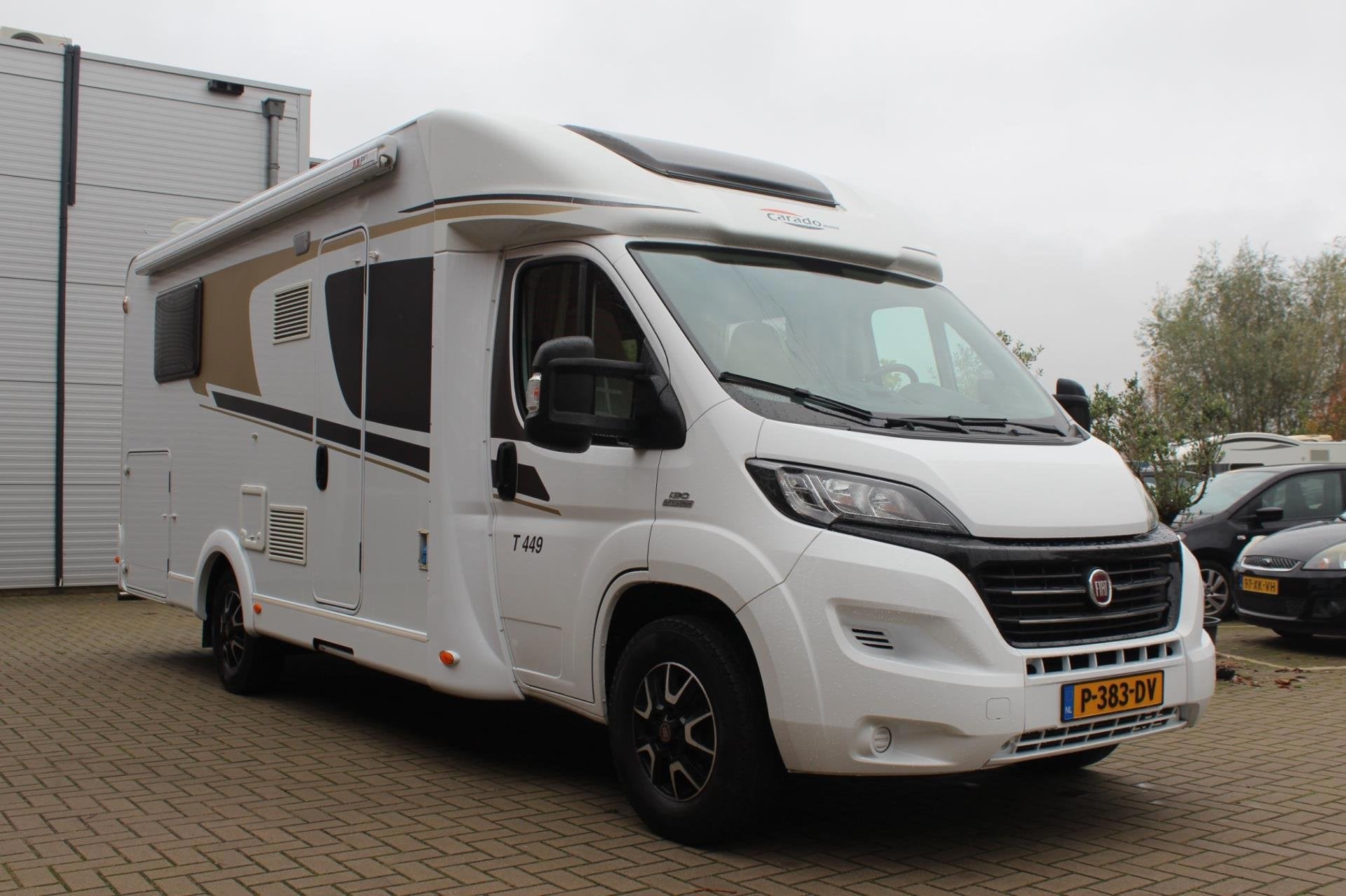 Capron T Carado T449 Queensbed/Dakairco/LMV, Caravans en Kamperen, ESP-stabiliteitscontrole, Airconditioning, Elektrische ramen