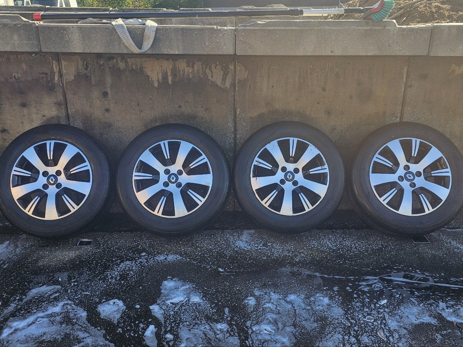 ✅️ 4x100 originele Renault velgen met zomerbanden 16 inch