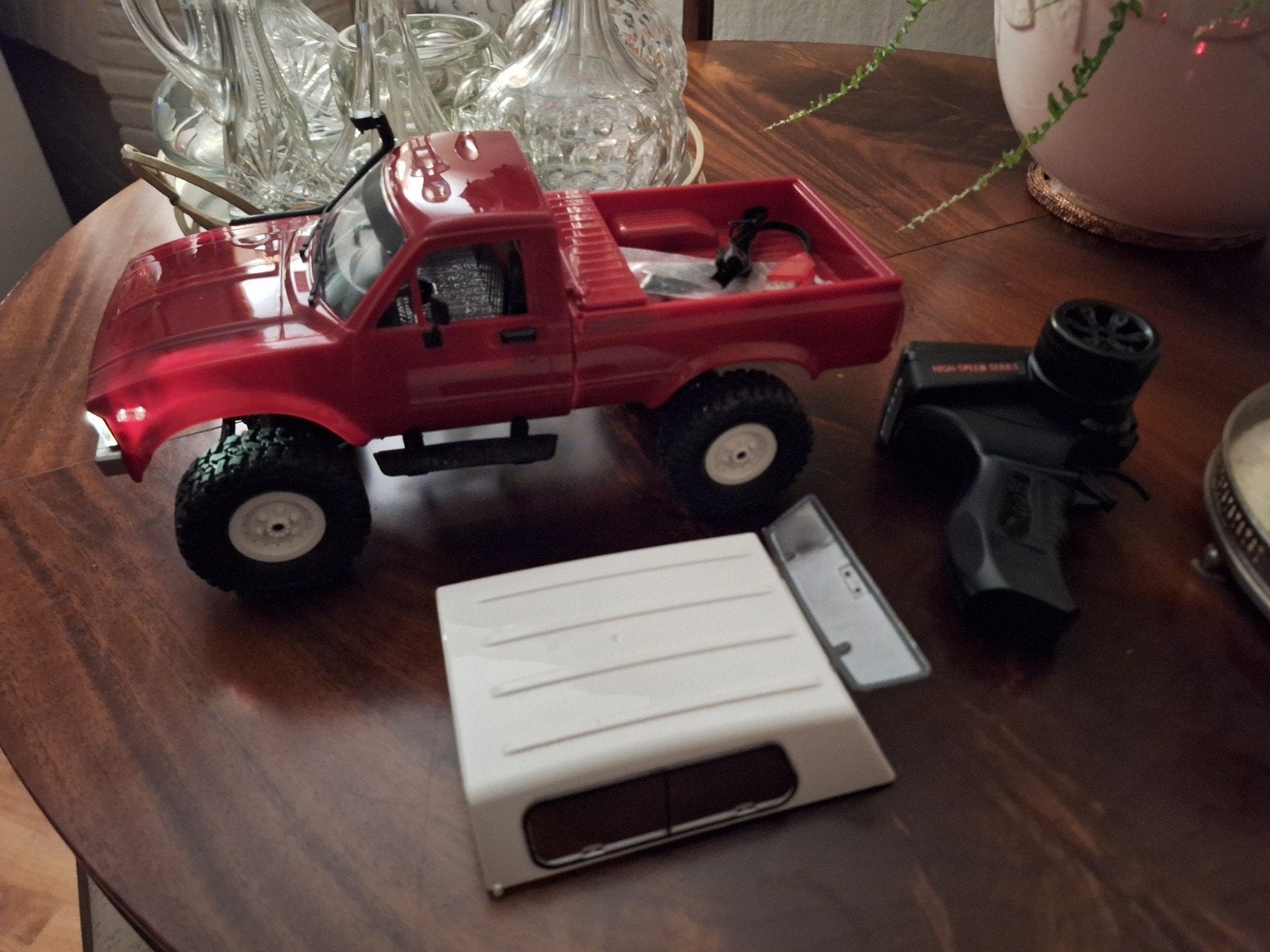 RC Crawler Truck 1/24 4x4 met afstandsbediening, Hobby en Vrije tijd, Modelbouw | Radiografisch | Auto's, Auto offroad, Zo goed als nieuw
