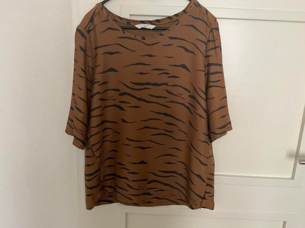Glanzend Yaya shirt cognac-kleurig maat 44 (valt als 42), Kleding | Dames, Tops, Bruin, Maat 42/44 (L), Ophalen of Verzenden, Zo goed als nieuw