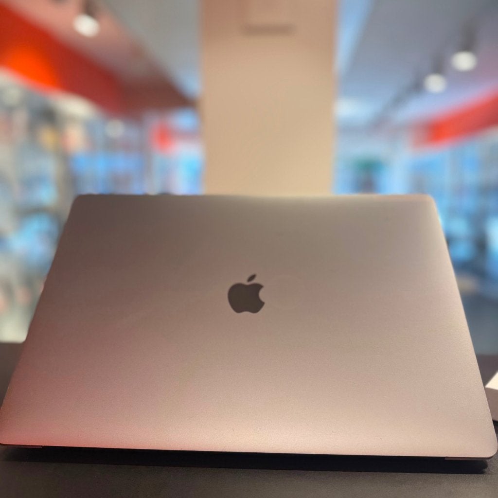 macbook pro 2019 16 inch i7 16gb 512gb in nette staat, Apple, Zo goed als nieuw, Support@apple.com, One Apple Park Way
Cupertino, CA 95014
United States