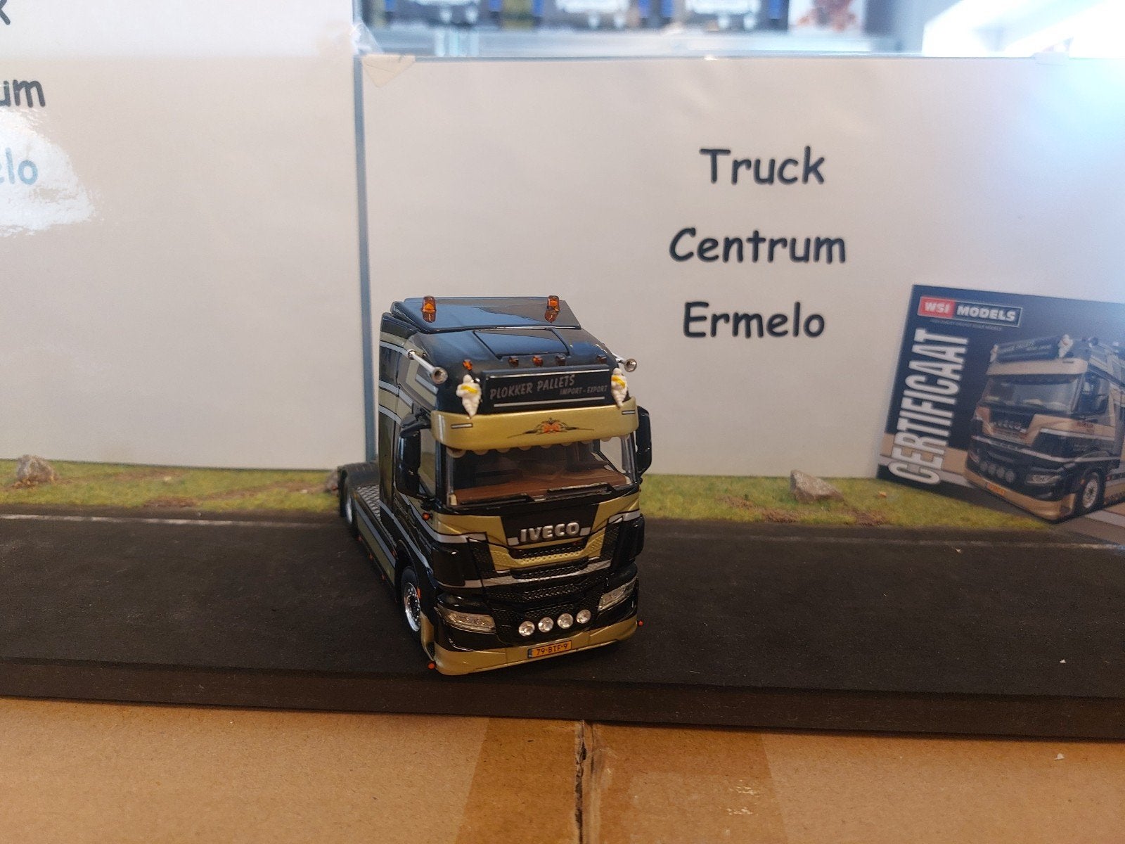 Plokker Pallets; IVECO S-WAY AS HIGH 4X2
Verzending is voor, Ophalen of Verzenden, Nieuw, Bus of Vrachtwagen, Wsi