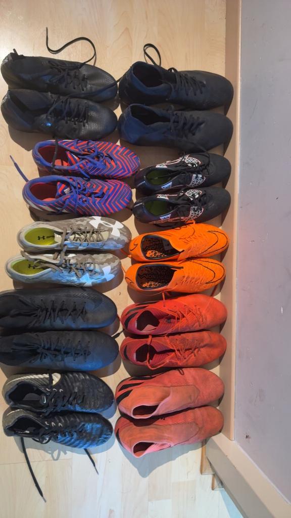 Voetbal schoenen, Maat XS of kleiner, Ophalen of Verzenden, Zo goed als nieuw, Schoenen