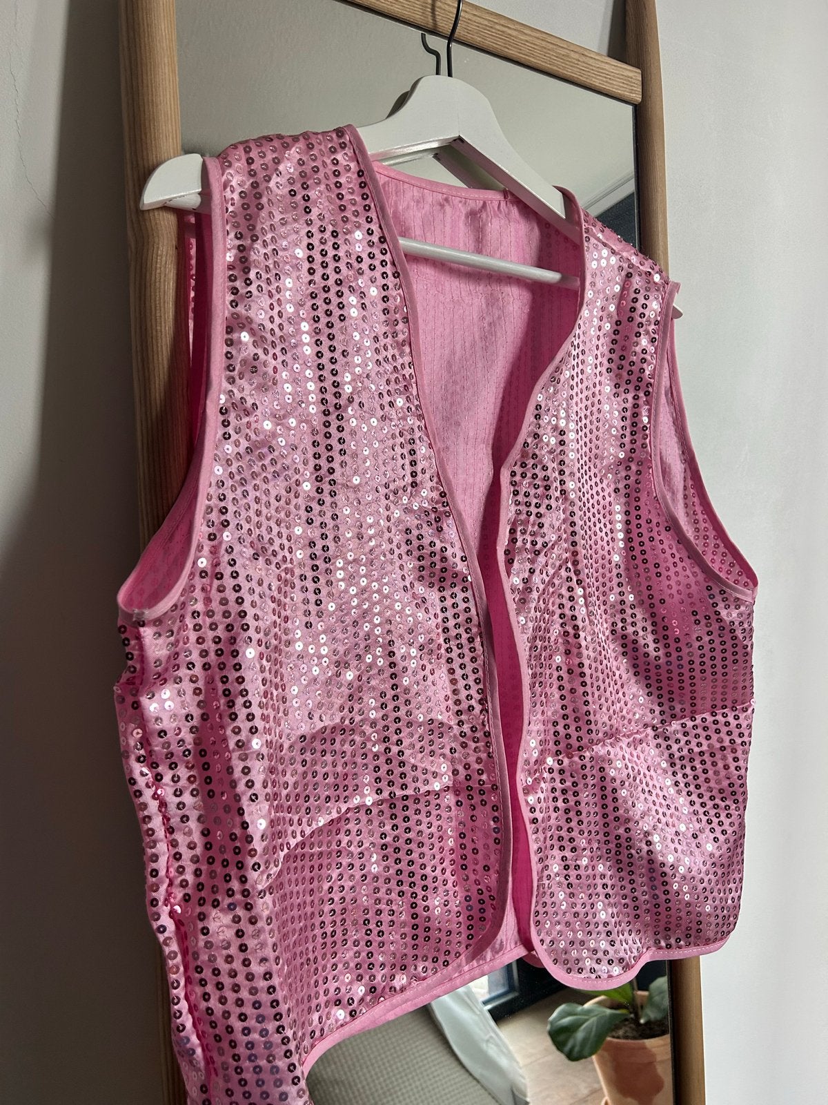 Roze pailletten gilet van Solow, Maat 38/40 (M), Carnaval, Ophalen of Verzenden, Kleding