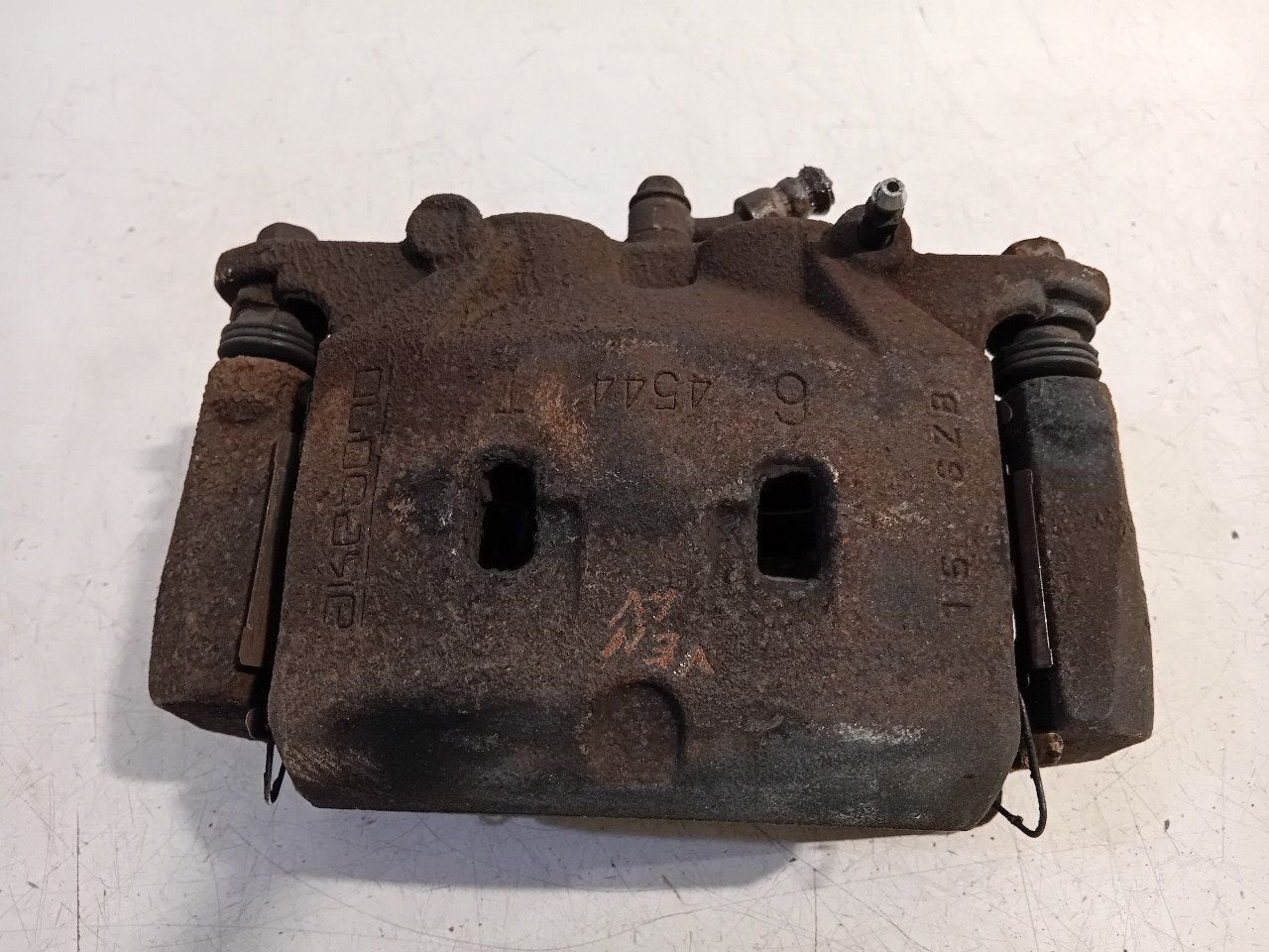 Remklauw links voor Nissan X-Trail, Onderdelen@venauto.nl, Van der Ven Autorecycling B.V., Gebruikt, Ettenseweg 76, 4706 PB Roosendaal, The Netherlands