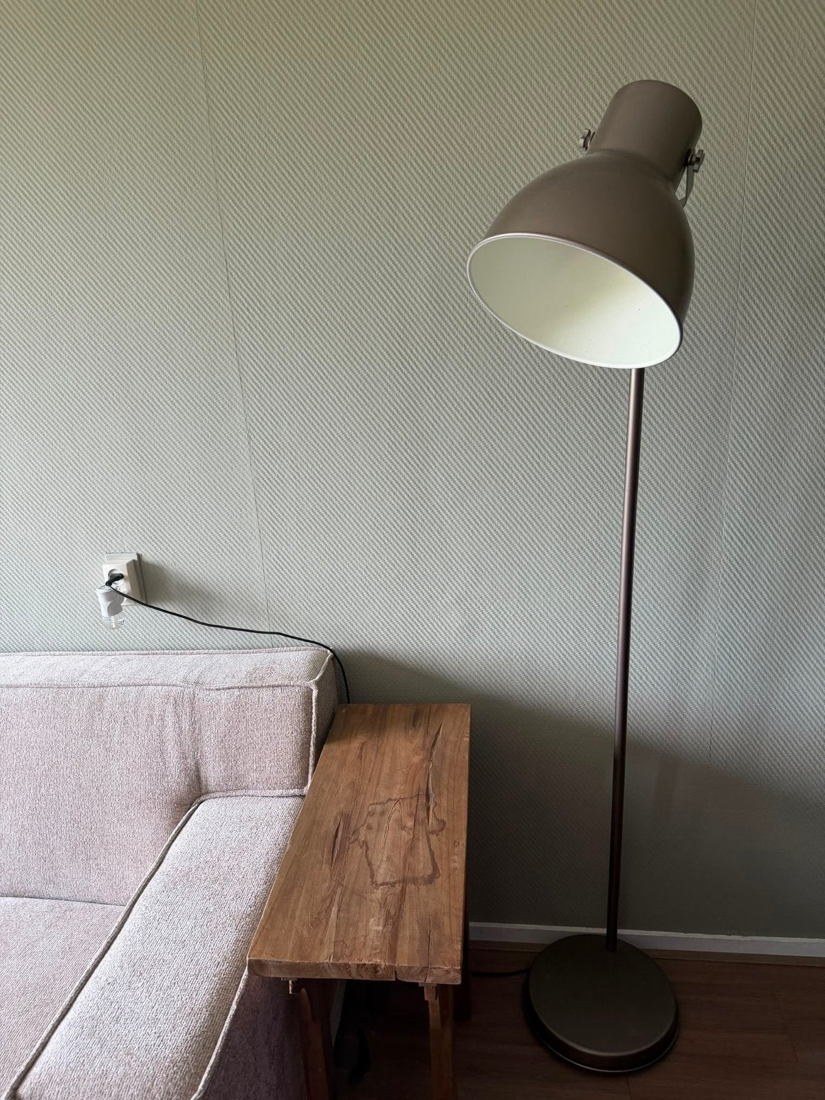 IKEA Hektar Vloerlamp - Roze Brons, Huis en Inrichting, Lampen | Vloerlampen, Ophalen, E27 (groot), Zo goed als nieuw, Metaal