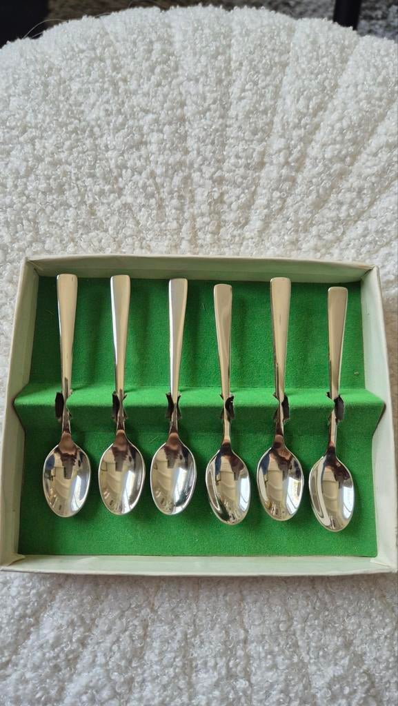 6 Sola lepeltjes nieuw in doosje, Ophalen of Verzenden