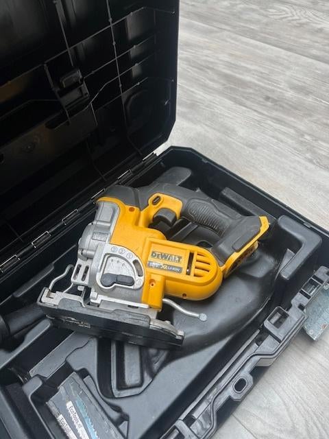 dewalt 18 v accu decoupeerzaag, Ophalen of Verzenden, Minder dan 600 watt, Decoupeerzaag, 30 tot 70 mm