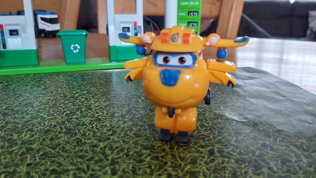 Super Wings Donnie figuur - Transformeerbaar speelgoed, Ophalen of Verzenden, Gebruikt