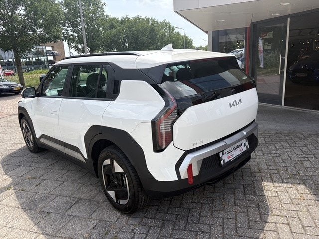 Kia EV3 Air 58.3 kWh | Navi | Camera | Cruise | 24 km Nieuwe, Auto's, Stof, Gebruikt, 1700 kg, Wit