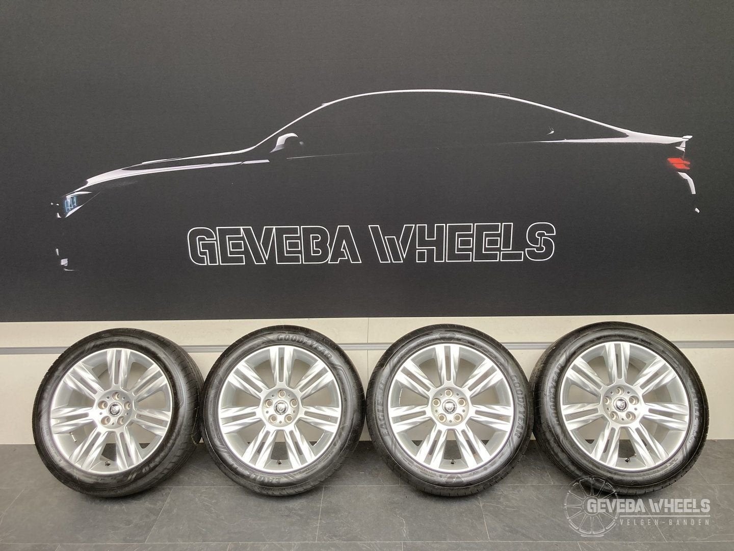18” originele Jaguar XK velgen + banden 5x108 245/45/18 GX63, Auto-onderdelen, Banden en Velgen, 18 inch, -, -, Banden en Velgen