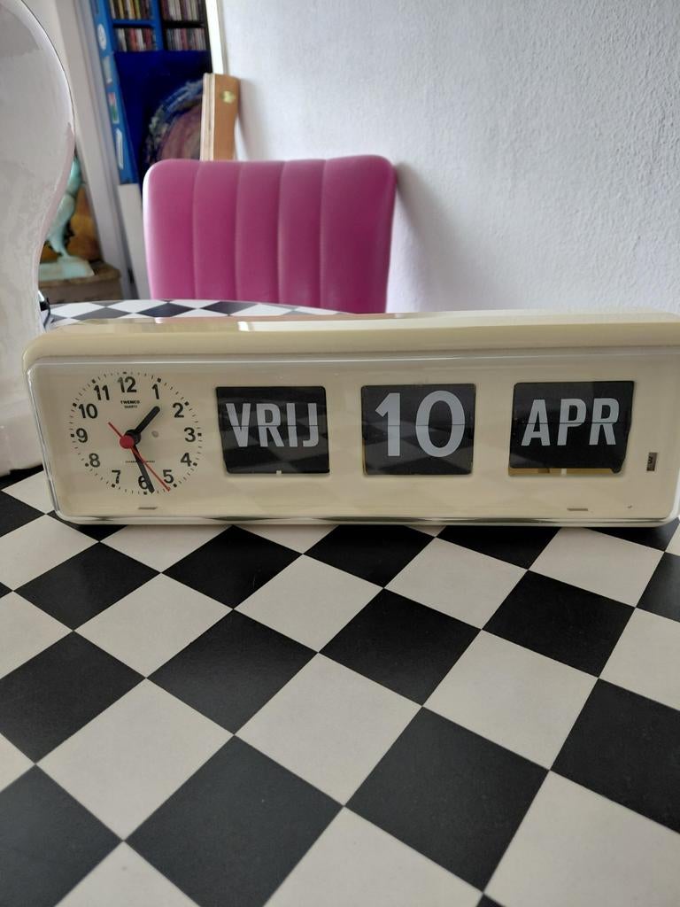 Twemco flipclock retro desing, Ophalen of Verzenden, Gebruikt, Analoog, Staande klok