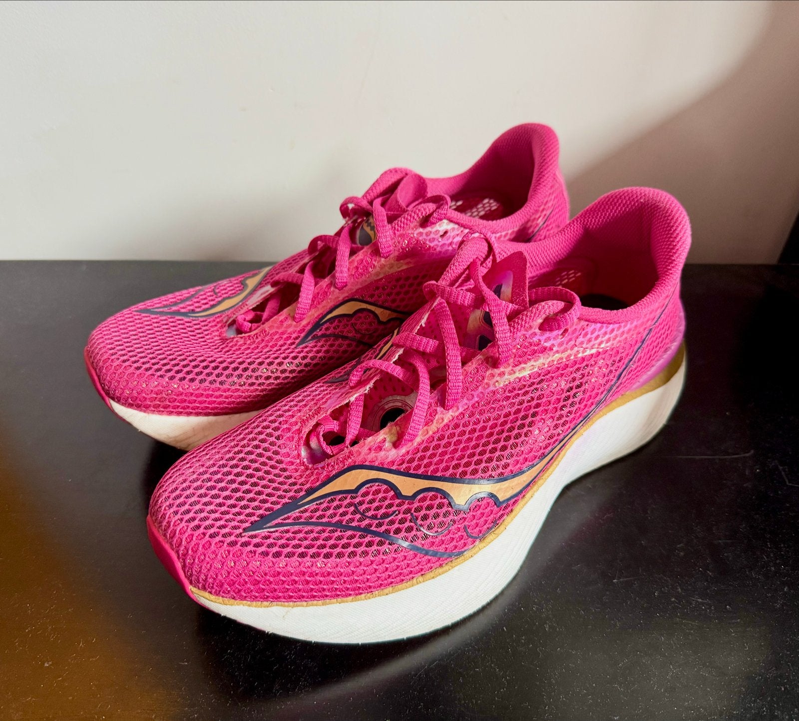 Saucony Endorphin Pro 3 hardloopschoenen maat 44.5, Sport en Fitness, Gebruikt, Hardloopschoenen, Hardlopen, Saucony