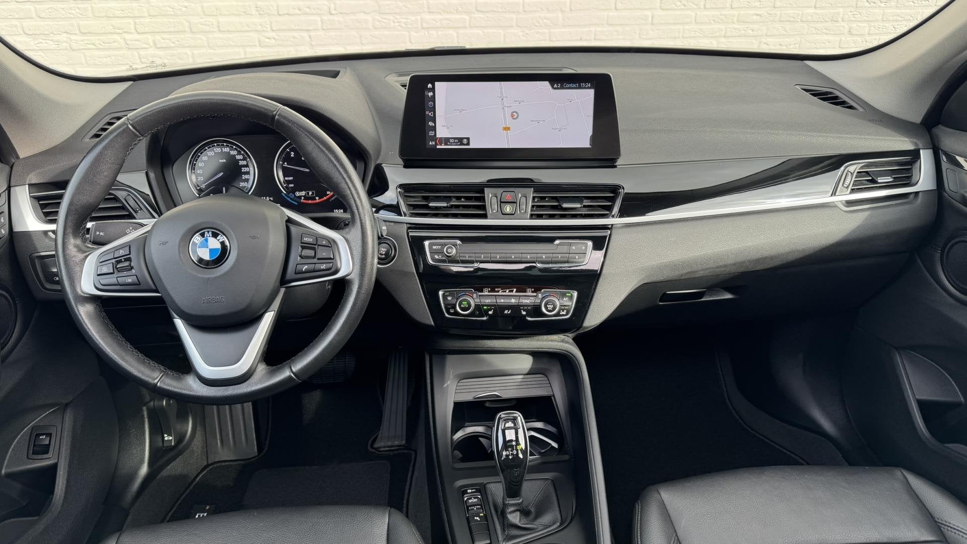 BMW X1 SDrive 1.8i High Executive Head Up display Climate Cr, Dealer onderhouden, 136 pk, Gebruikt, Leder
