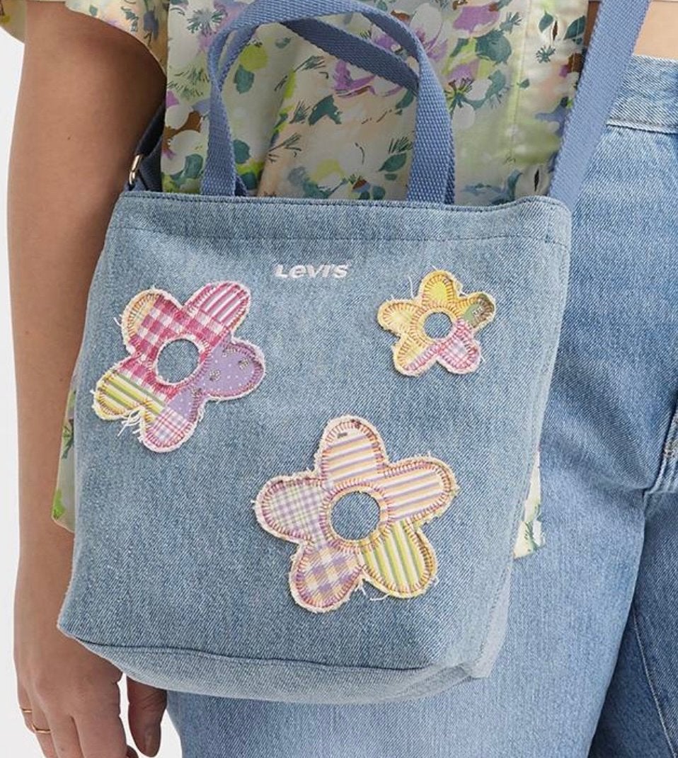 Levi's denim tasje met bloemenapplicaties, Ophalen of Verzenden, Zo goed als nieuw, Blauw, Schoudertasje