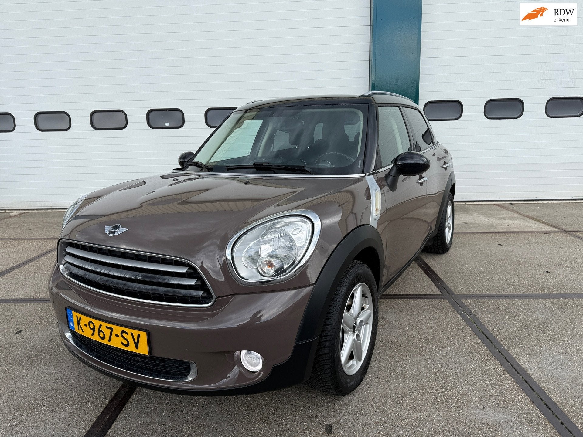 Mini 5 Deurs 1.6 Countryman Automaat, Stof, Gebruikt, Bruin, 4 stoelen