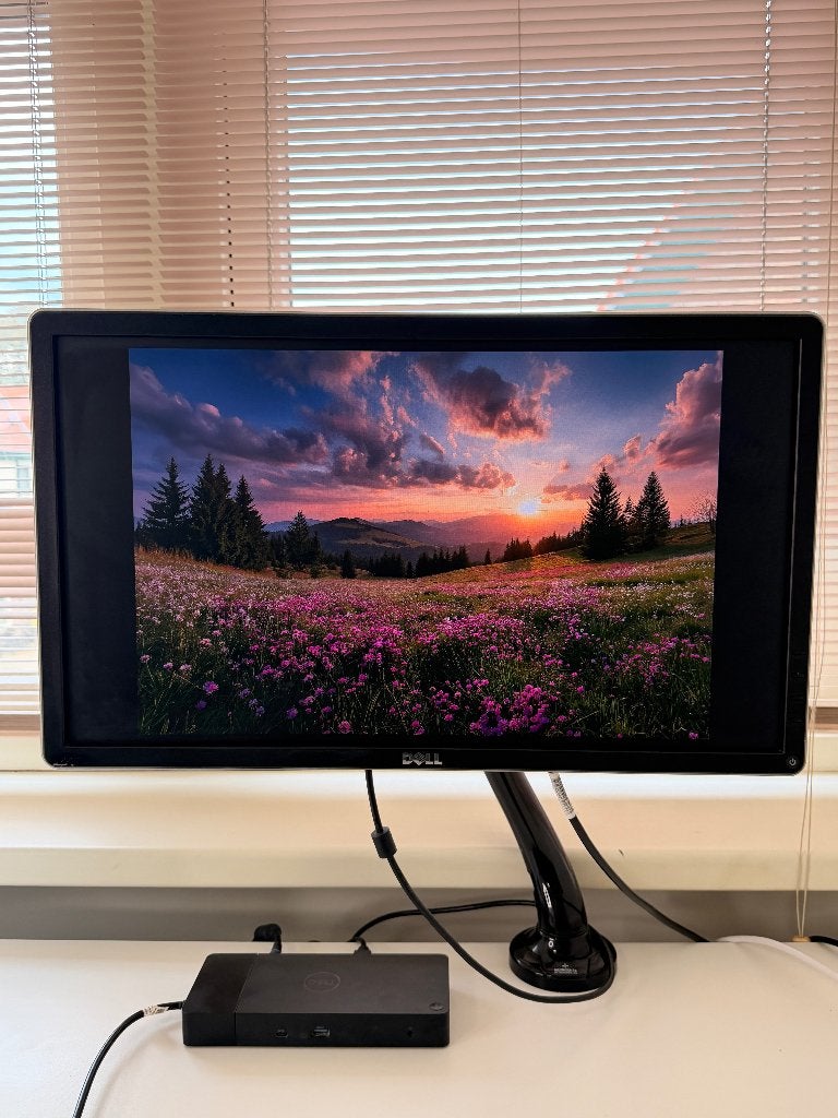 Foto 2 van Complete Dell thuiswerkplek [monitor, dock, arm en muis]
