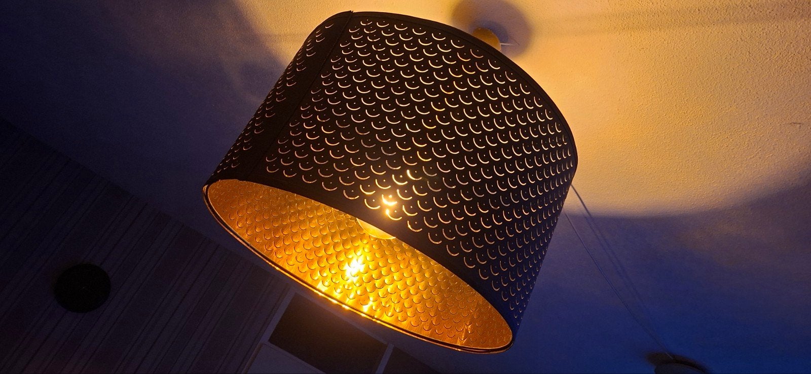 IKEA lampenkap - Zwart met gouden binnenkant, Gebruikt, Zwart, Rond, Ophalen
