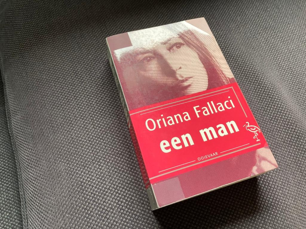 📖 Oriana Fallaci - een man, Ophalen of Verzenden, Gelezen