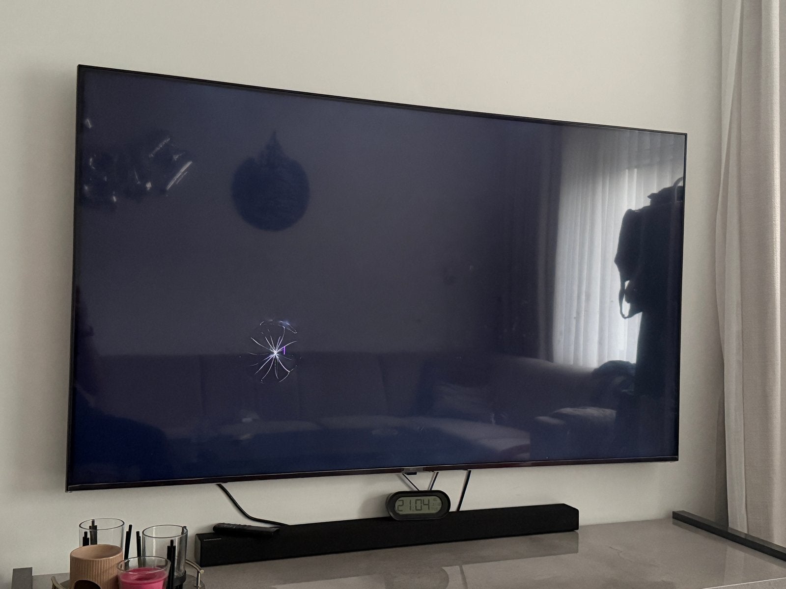 LG Smart TV 65 inch (2024) - Scherm defect, voor onderdelen/, Audio, Tv en Foto, Televisies, Ophalen, 100 cm of meer, Niet werkend