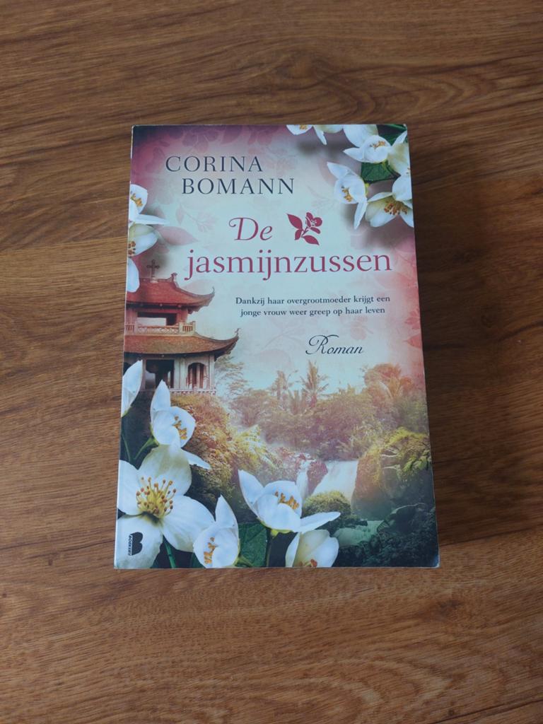 Roman van Corina Bomann • De jasmijnzussen, Ophalen of Verzenden, Zo goed als nieuw, Corina Bomann