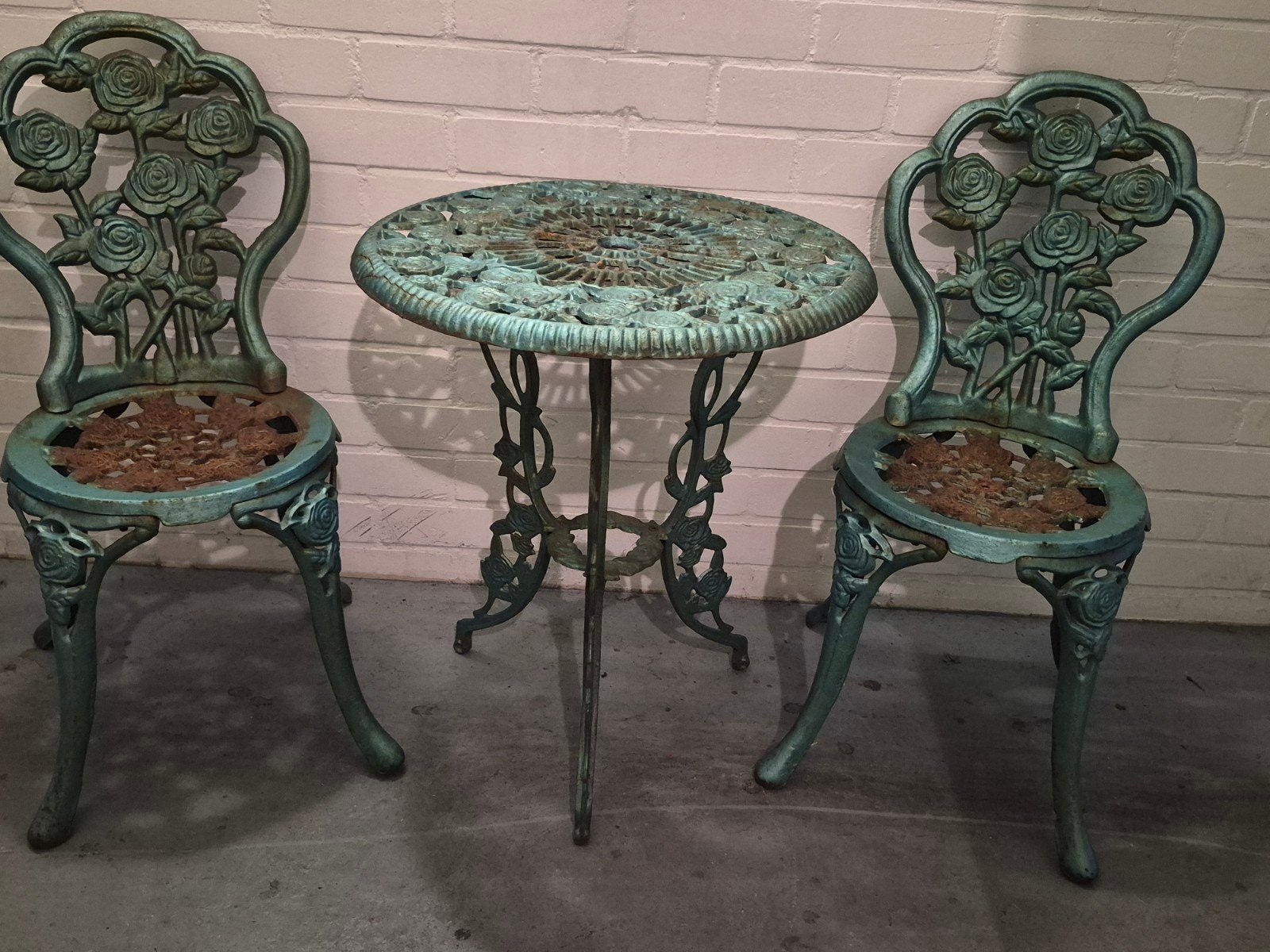 Antieke gietijzeren bistro set met rozenmotief, Ophalen, Gebruikt, Rond, Metaal