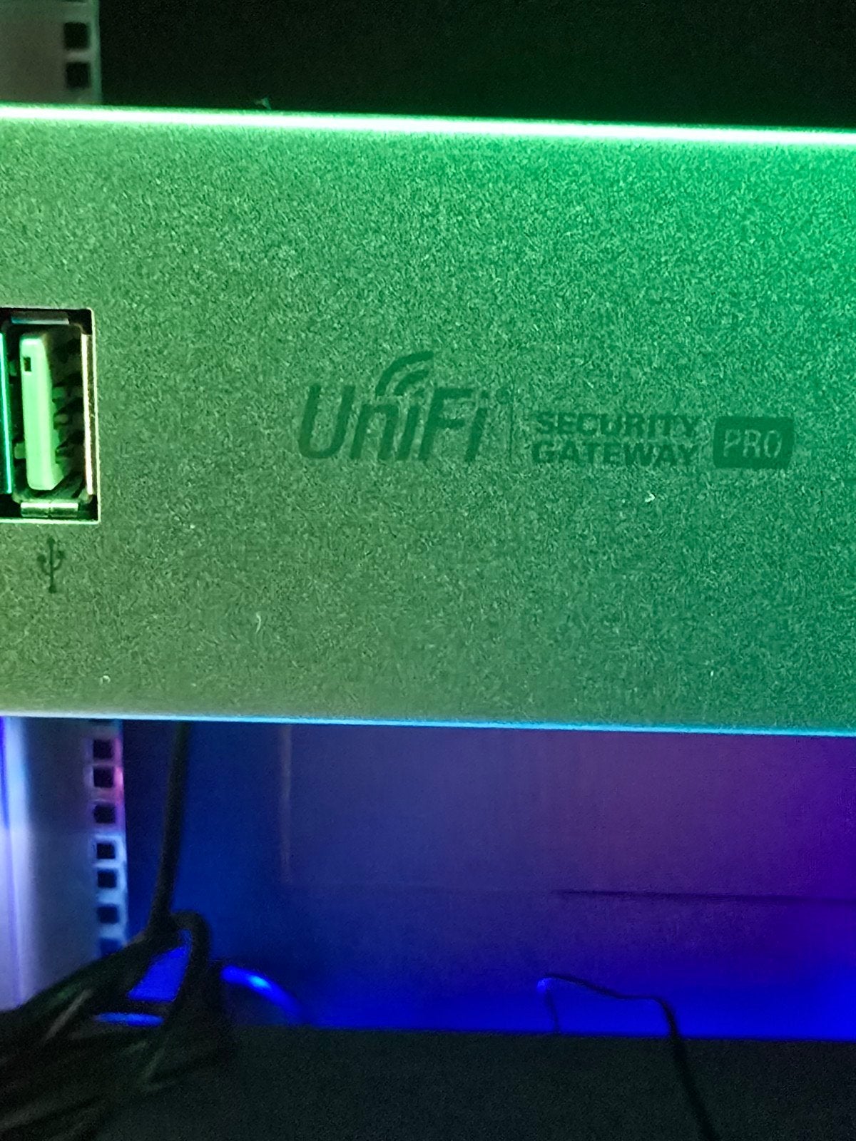 Ubiquiti UniFi Security Gateway Pro (USG Pro), Ophalen of Verzenden, Zo goed als nieuw, Router, Ubiquiti UniFi