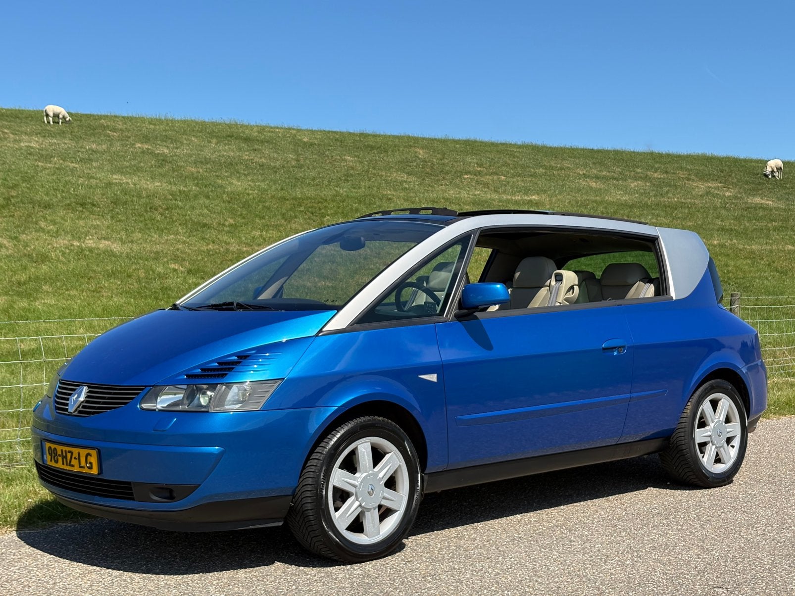 Renault Avantime 3.0 V6 24V 2002 Blauw | PANO | LEER | UNIEK, Auto's, Renault, Voorwielaandrijving, 1800 kg, Beige, 2946 cc