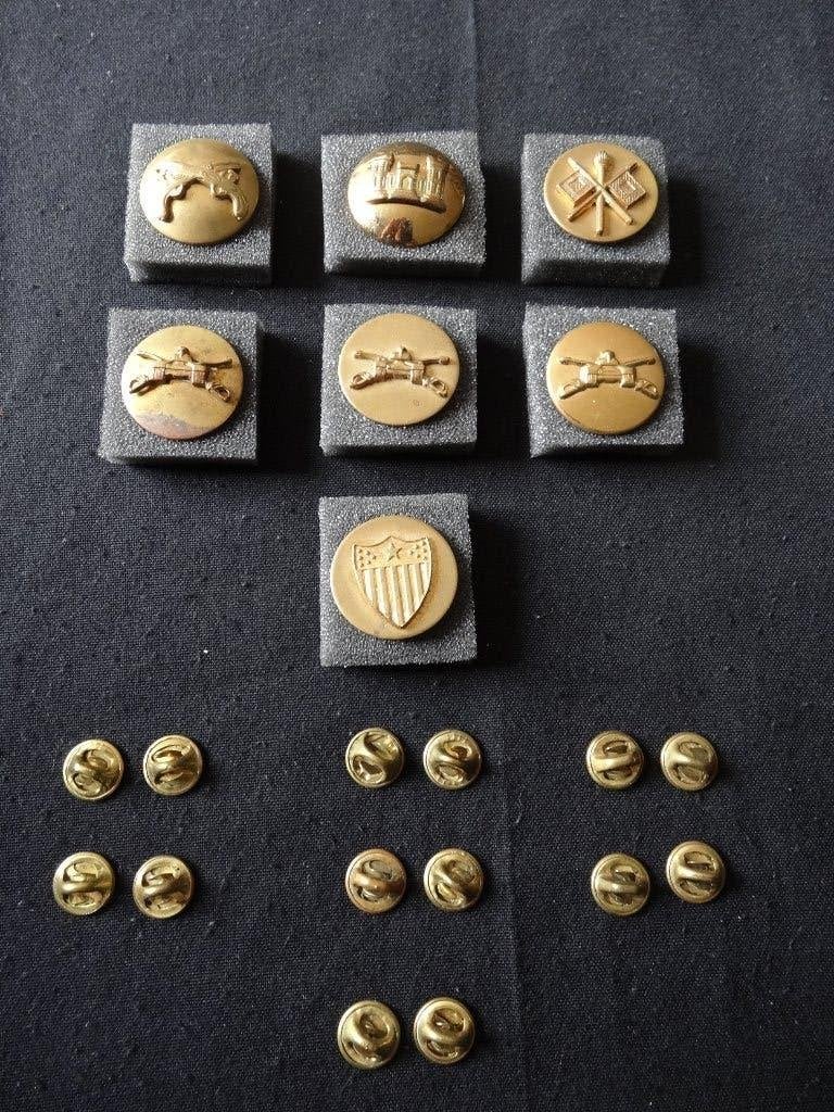 Diverse US Army Collar Discs, Verzamelen, Militaria | Tweede Wereldoorlog, Ophalen of Verzenden, Landmacht, Amerika, Embleem of Badge