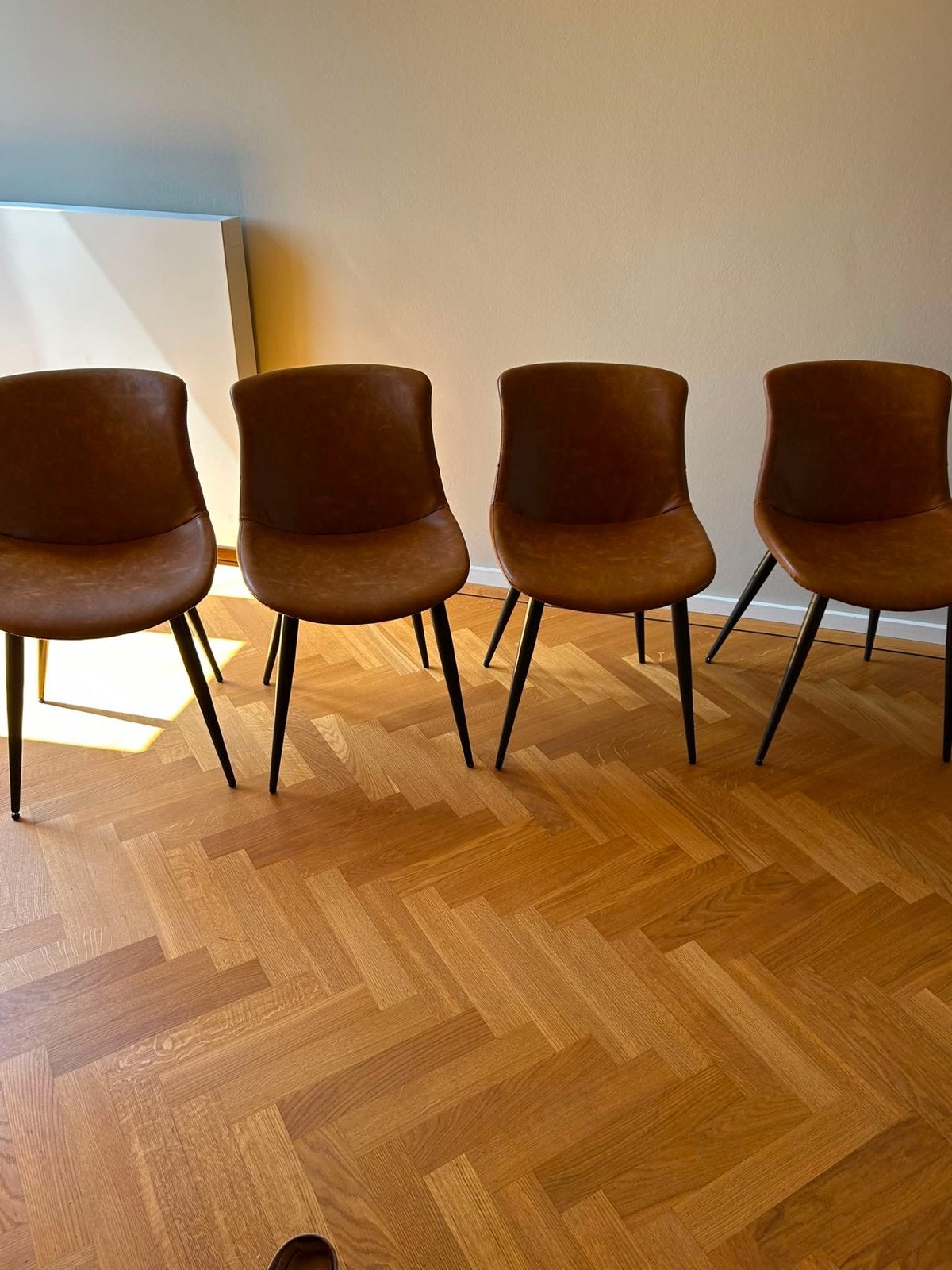 Set van 4 Riverdale eetkamerstoelen - Cognac bruin, Ophalen, Kunststof, Bruin, Zo goed als nieuw