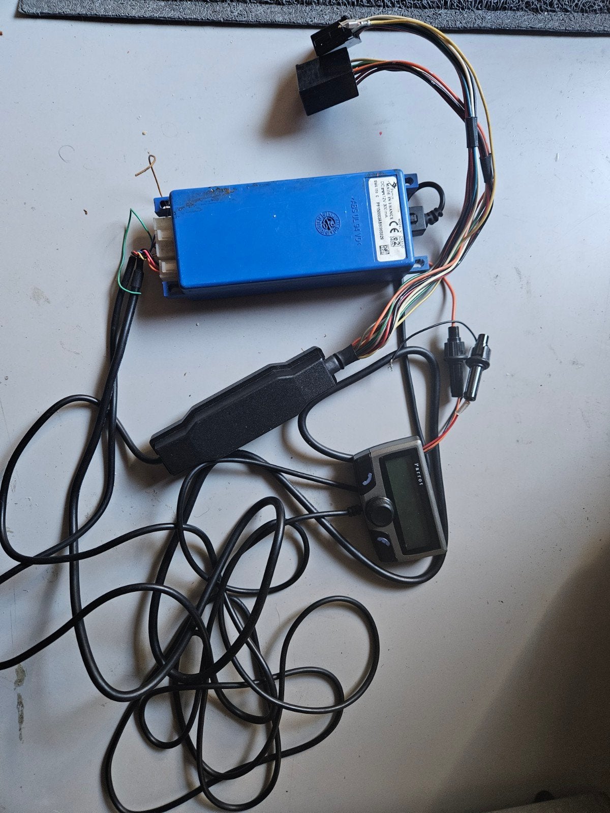 Parrot CK3100 Carkit Systeem - Handsfree Bellen, Auto diversen, Carkits, Ophalen of Verzenden, Gebruikt