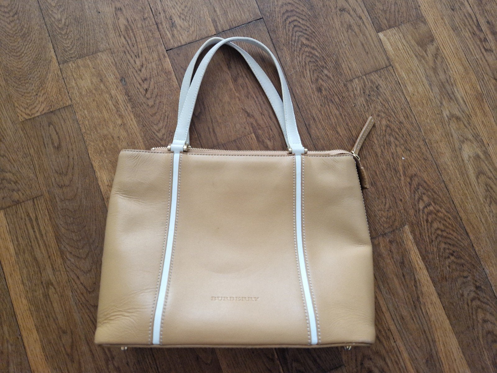 Burberry Handtas Beige Leer met Witte Details & Nova Check, Ophalen of Verzenden, Zo goed als nieuw, Beige, Handtas