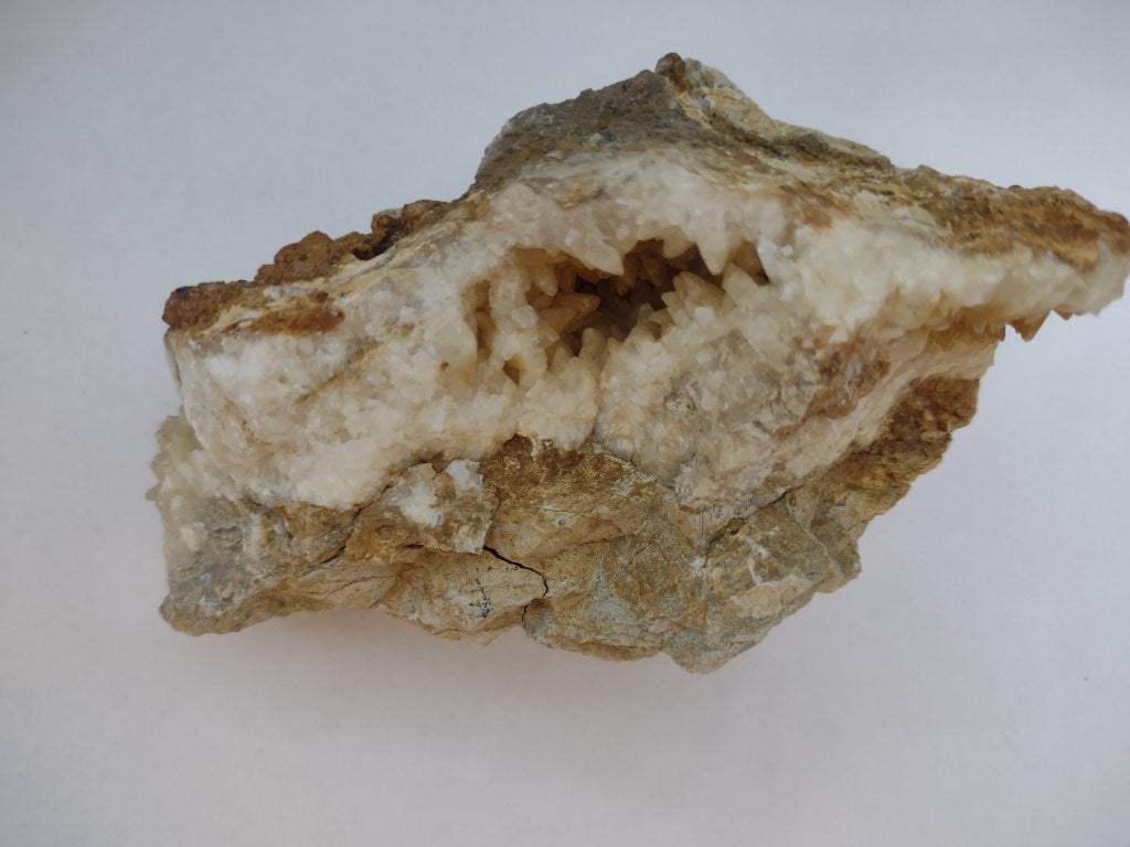 Calciet uit steengroeve Drügendorf, Duitsland, Ophalen of Verzenden, Mineraal