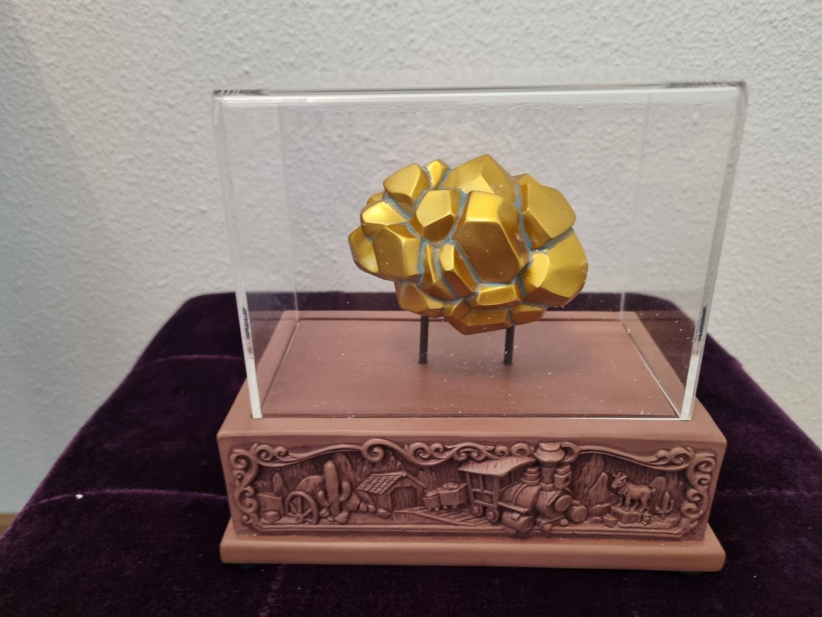Disney Big Thunder Mountain gold nugget, Ophalen, Overige figuren, Zo goed als nieuw, Beeldje of Figuurtje