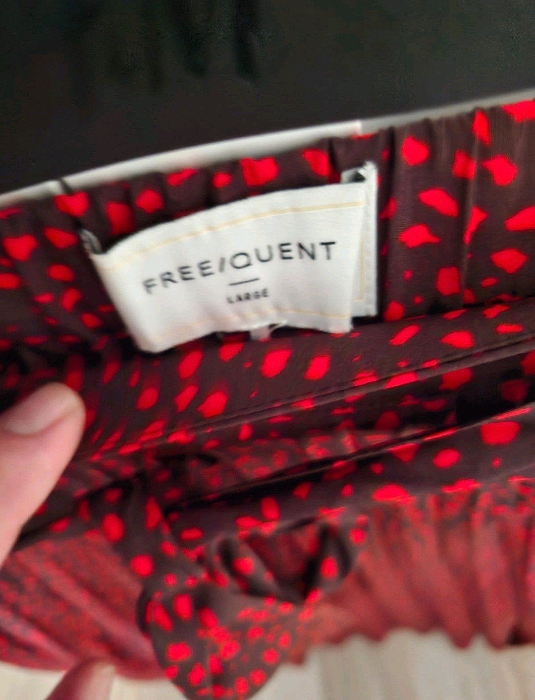 Freequent plissé wikkelrok zwart-rood print, maat L, Kleding | Dames, Freequent, Meerkleurig, Maat 42/44 (L), Ophalen of Verzenden