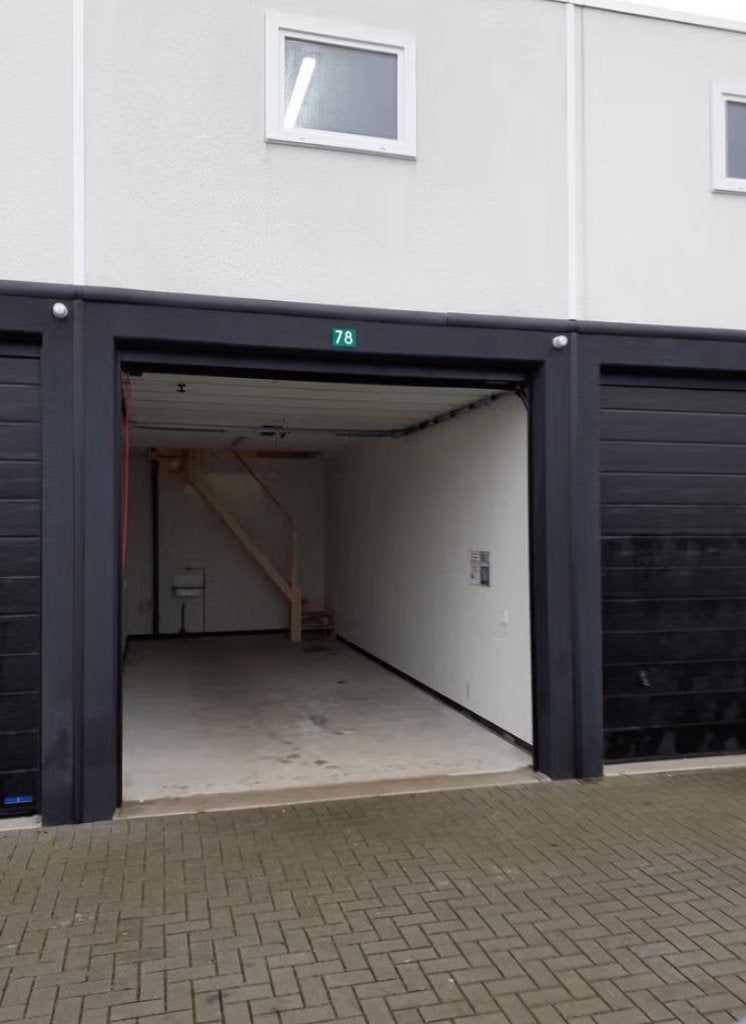 TE HUUR Garagebox/bedrijfsunit/bedrijfsruimte GELEEN SITTARD, 35 tot 50 m², Overige regio's