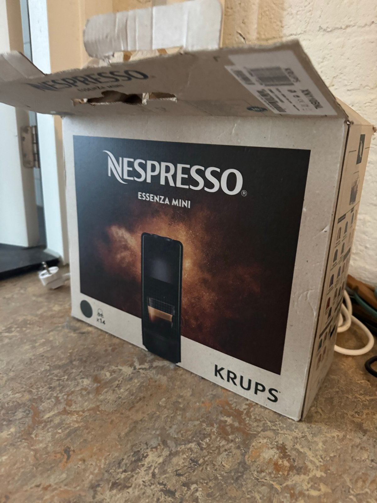 Nespresso Essenza Mini Krups Koffiezetapparaat, Ophalen, Zo goed als nieuw, Espresso apparaat, Koffiepads en cups