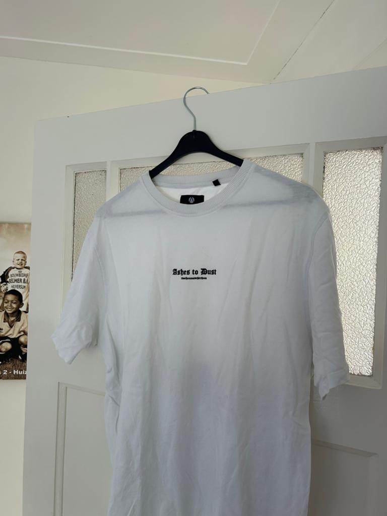 Ashes to dust shirt, Kleding | Heren, T-shirts, Ophalen of Verzenden, Zo goed als nieuw, Maat 52/54 (L), Wit
