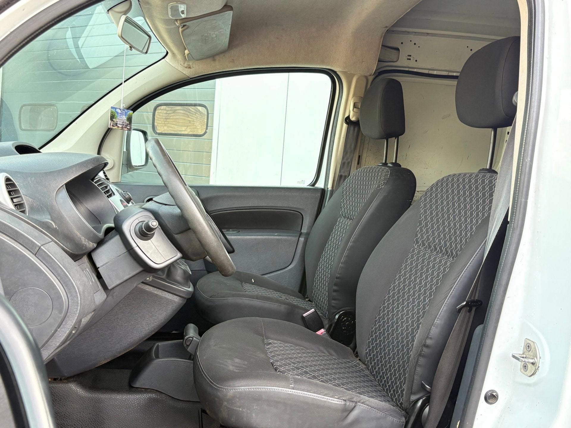 Renault Kangoo Express Z.E. Airco ! BATTERY 67% !, Stof, Gebruikt, Wit, Origineel Nederlands