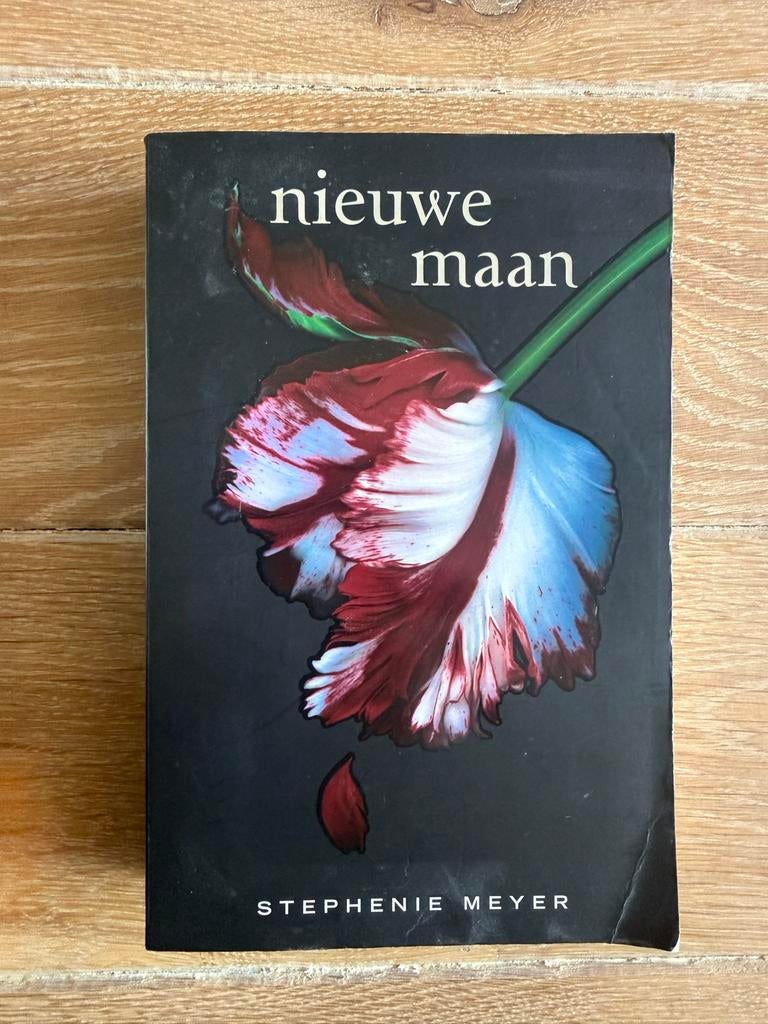 Nieuwe Maan - Stephenie Meyer (Twilight Saga), Boeken, Fantasy, Gelezen, Ophalen of Verzenden