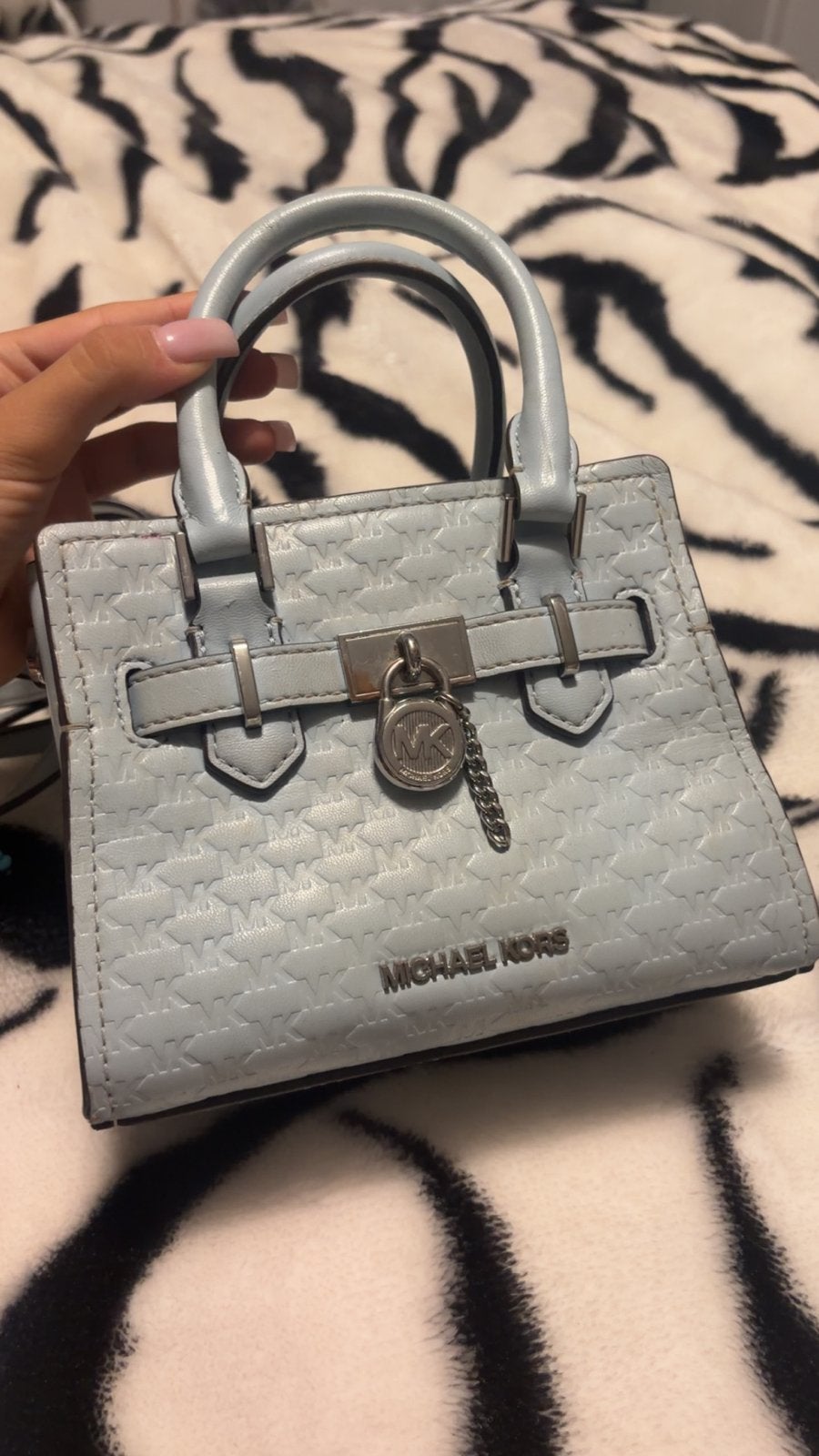 Michael Kors Handtas Lichtgrijs met Zilverkleurige Details, Ophalen, Gebruikt, Blauw, Overige typen