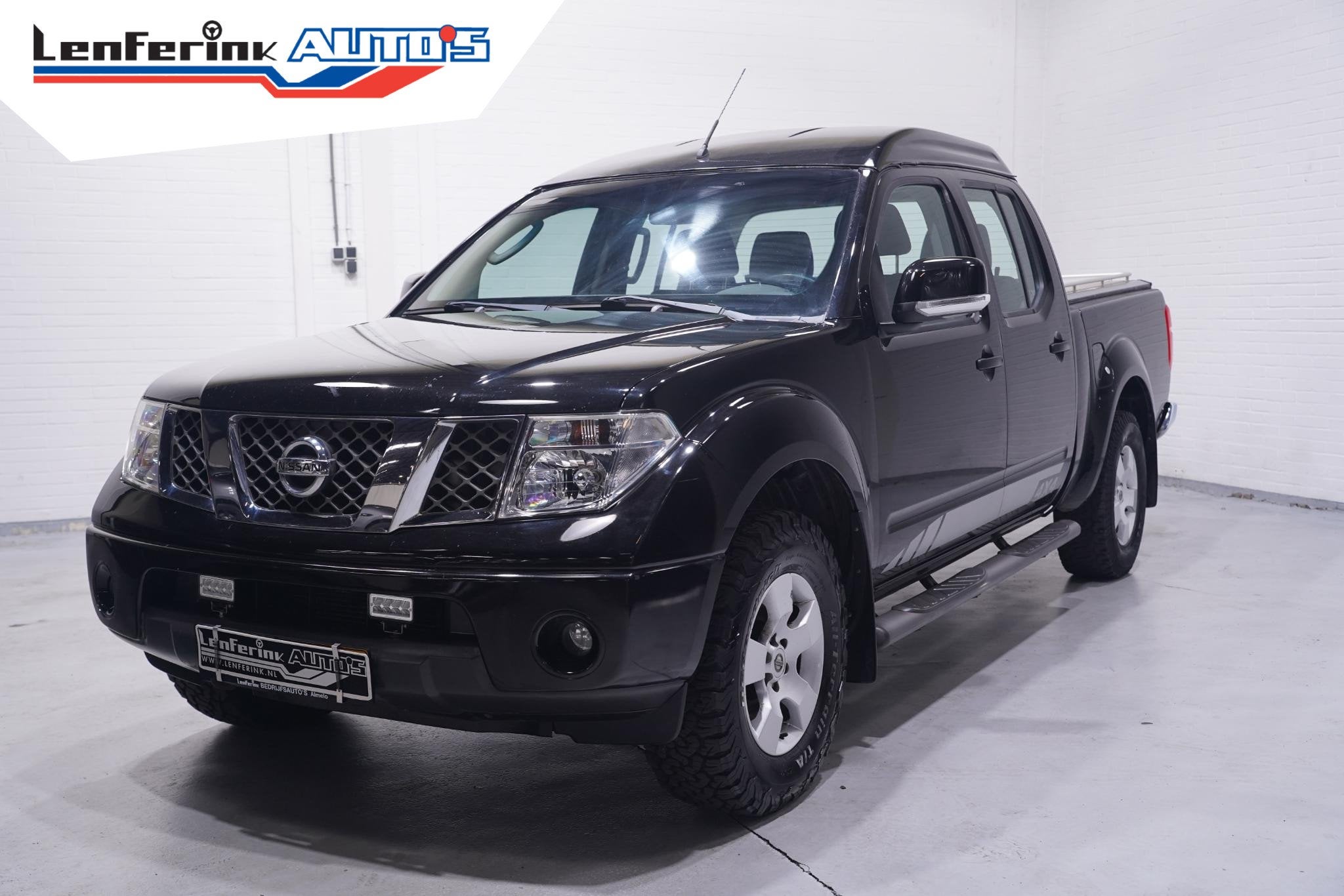 Nissan Navara 2.5 dCi LE Double Cab 5 persoons uitv Airco, Auto's, Nissan, Automaat, Stof, Gebruikt, Multifunctioneel stuurwiel