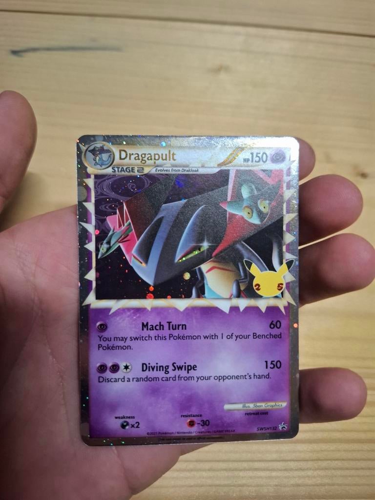 Dragapult Celebrations 25 Jaar Pokémon Kaart, Ophalen of Verzenden, Zo goed als nieuw, Losse kaart, Foil