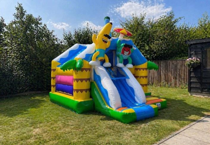 Summer Party Springkussen huren Breda | Incl opbouw, Ophalen of Verzenden, Nieuw, Verjaardag