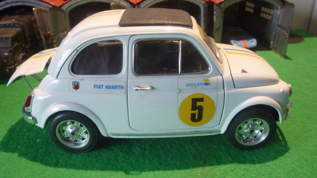 Burago Fiat 500 abarth  1/16, Ophalen of Verzenden, Zo goed als nieuw, Auto, Bburago