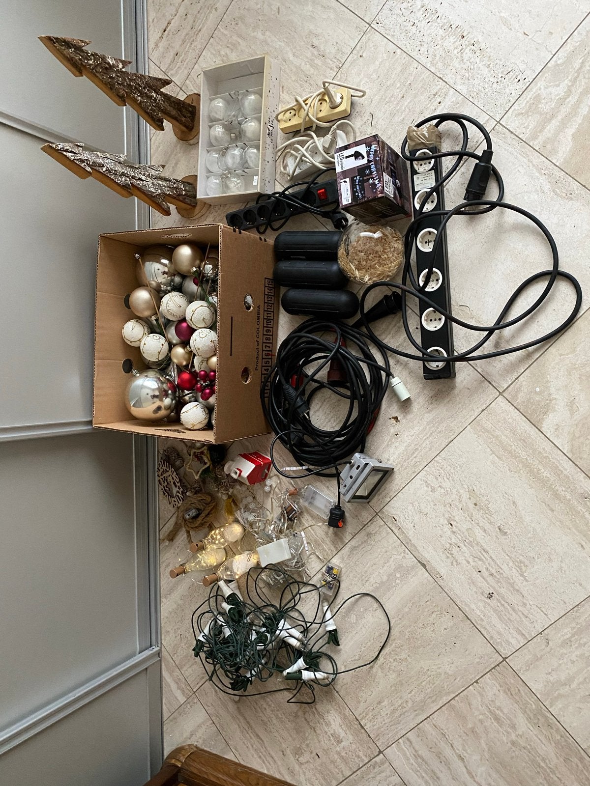 Grote partij Kerstballen verlichting kabeldozen enz, Ophalen